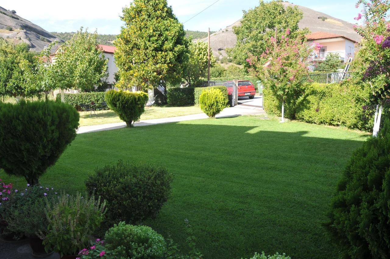 The Other Side Of Meteora With Lush Garden, Bbq & Pavillion Apartment